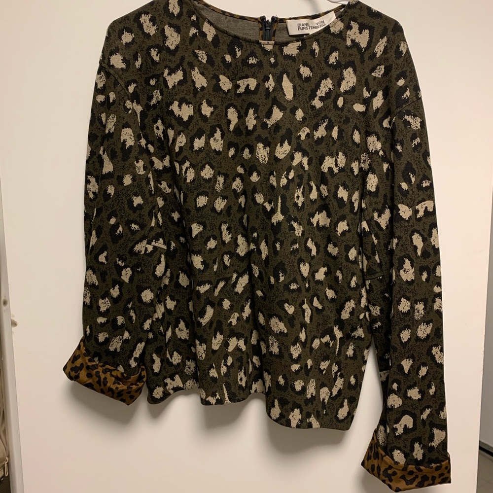 DVF sweatshirt brand new! With tags!